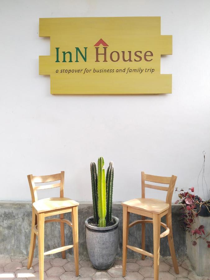 Inn House Homestay Dadapan Kültér fotó